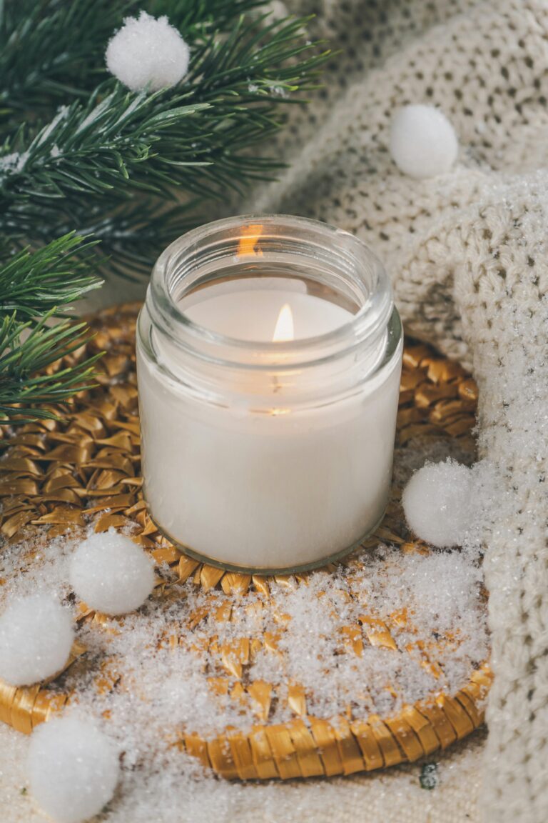 Xmas candle_pexels-ylanite-koppens-15172848